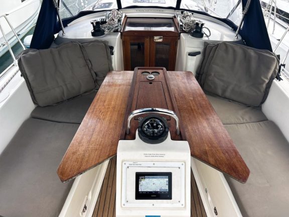 Image of Jitterbug yacht #6