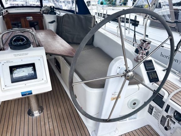 Image of Jitterbug yacht #7