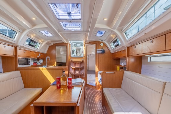 Image of Jitterbug yacht #14