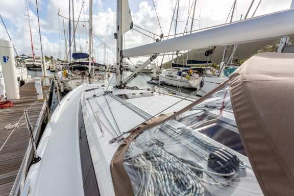 Image of Tola Sunrise yacht #10