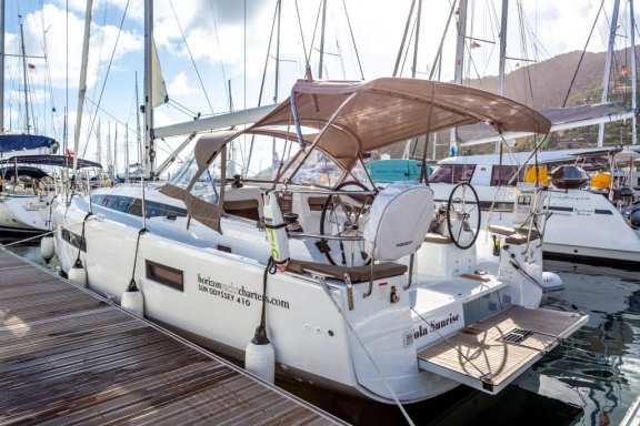 Image of Tola Sunrise yacht #16