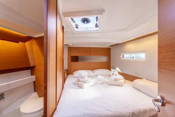 Image of Tola Sunrise yacht #28