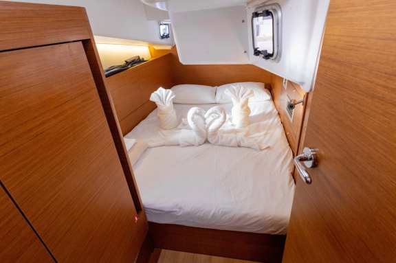 Image of Tola Sunrise yacht #30