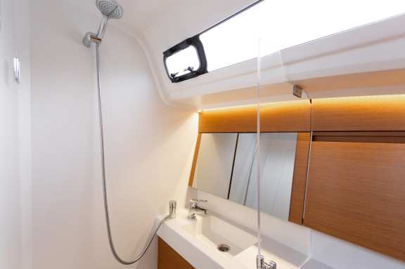 Image of Tola Sunrise yacht #33