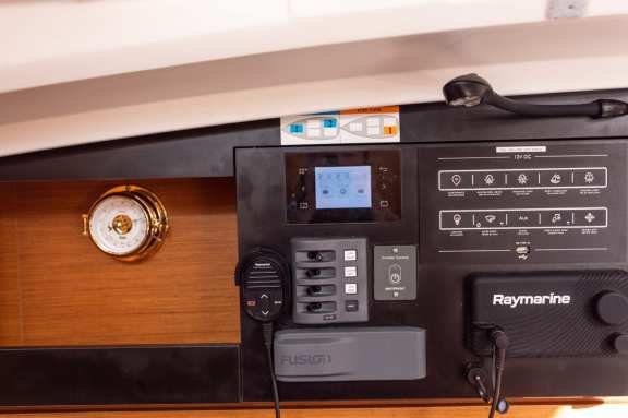 Image of Tola Sunrise yacht #41