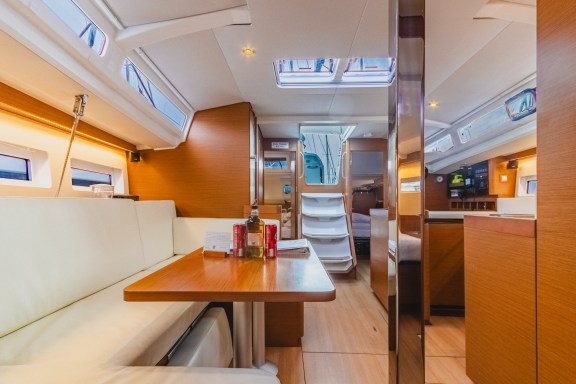 Image of Rhythm & Blues yacht #17