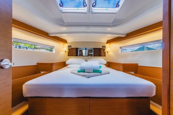 Image of Rhythm & Blues yacht #23