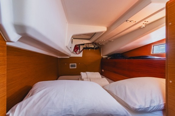 Image of Rhythm & Blues yacht #25