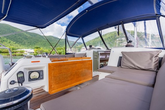 Image of Hakuna Matata IV yacht #9