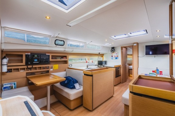 Image of Hakuna Matata IV yacht #18