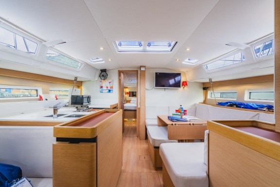 Image of Hakuna Matata IV yacht #16