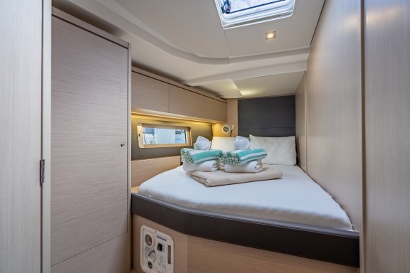 Image of Sunday Girl yacht #5