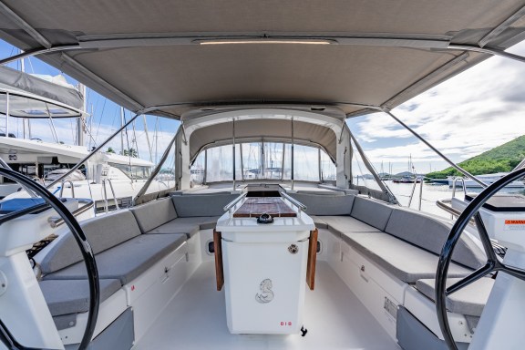 Image of Sunday Girl yacht #17