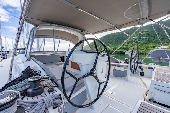 Image of Sunday Girl yacht #18