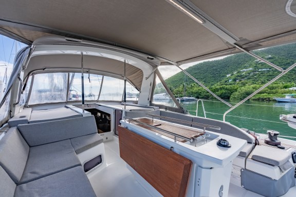 Image of Sunday Girl yacht #19