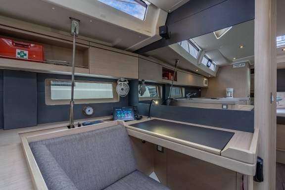 Image of Sunday Girl yacht #33