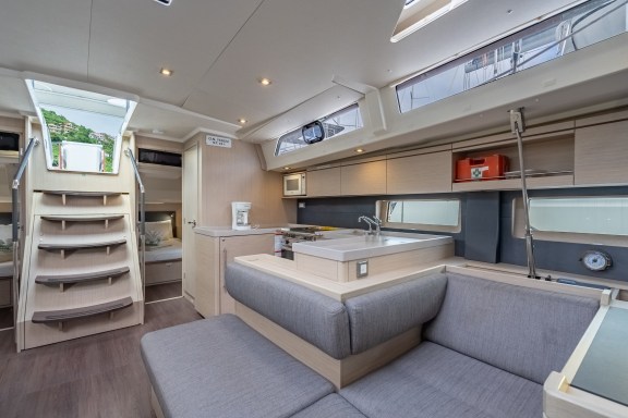 Image of Sunday Girl yacht #38