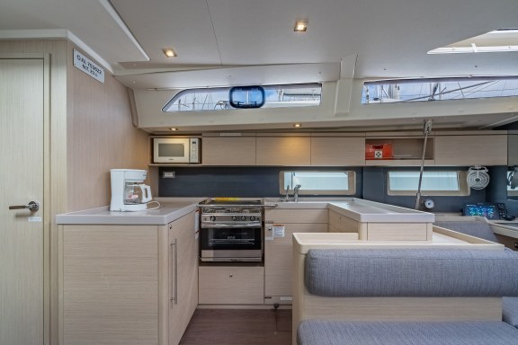 Image of Sunday Girl yacht #40