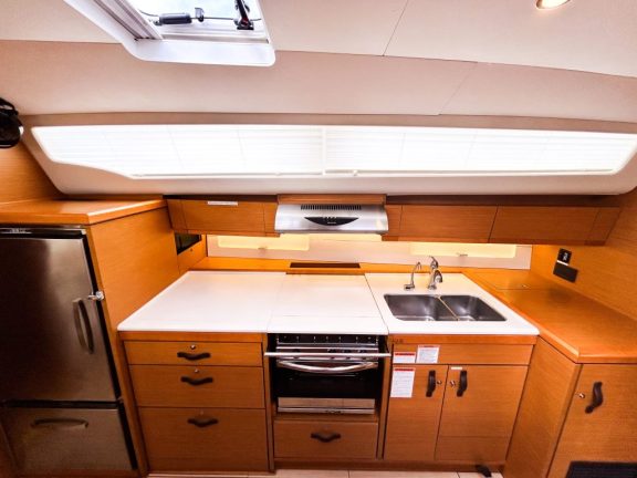 Image of Paradise Found yacht #16