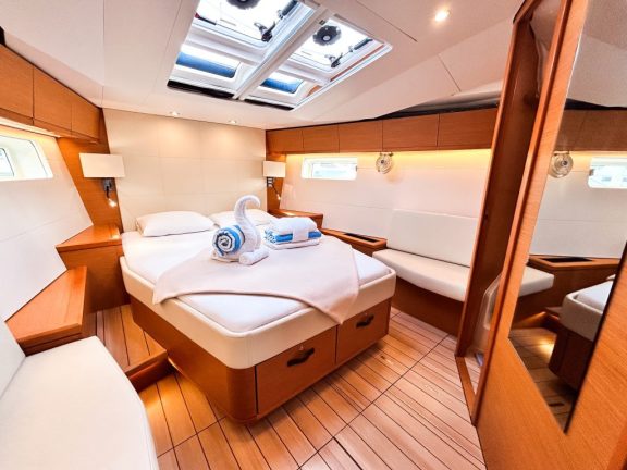 Image of Paradise Found yacht #21