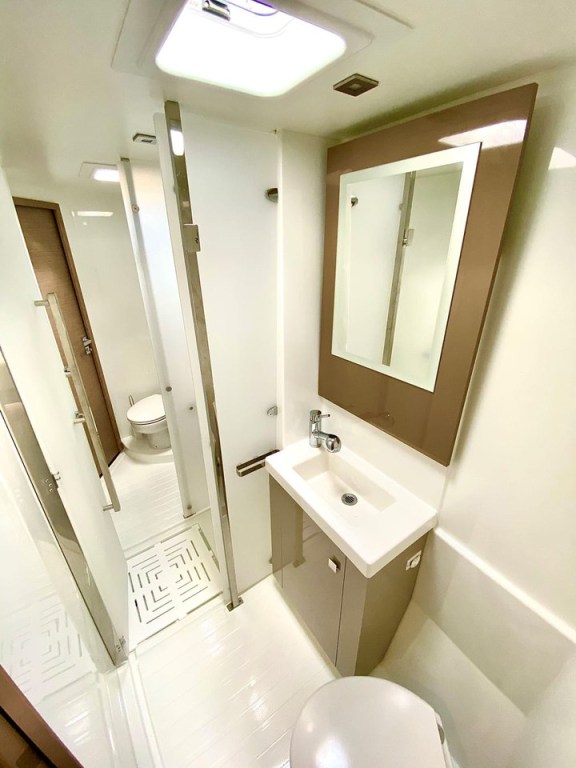 Image of Brown Eyed Girl yacht #25