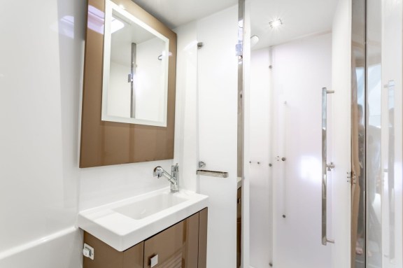 Image of Brown Eyed Girl yacht #27