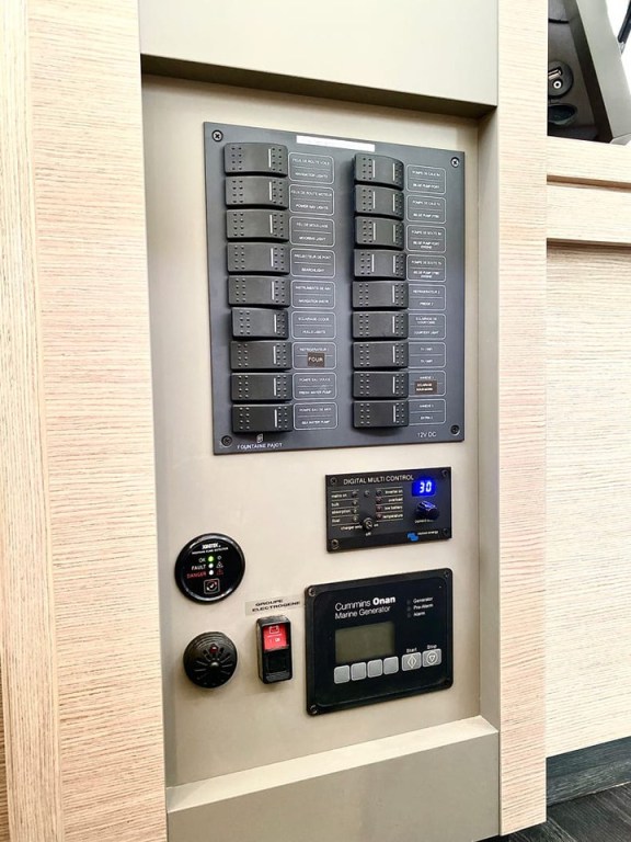 Image of Brown Eyed Girl yacht #29