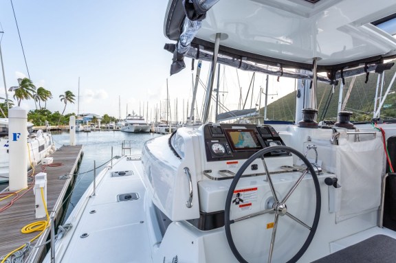 Image of Arctic Fantasy II yacht #13