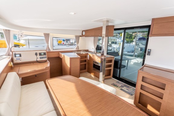 Image of Arctic Fantasy II yacht #18