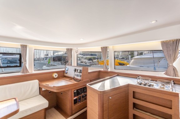 Image of Arctic Fantasy II yacht #19