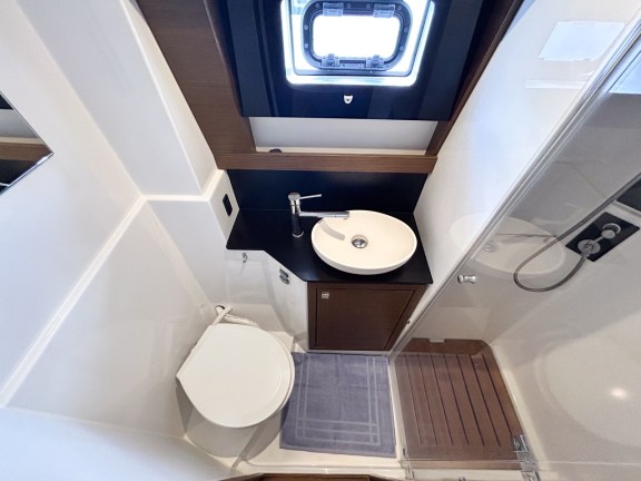 Image of Cadenza yacht #24