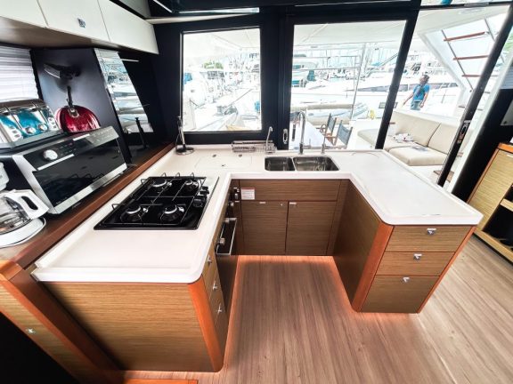 Image of Luna yacht #24