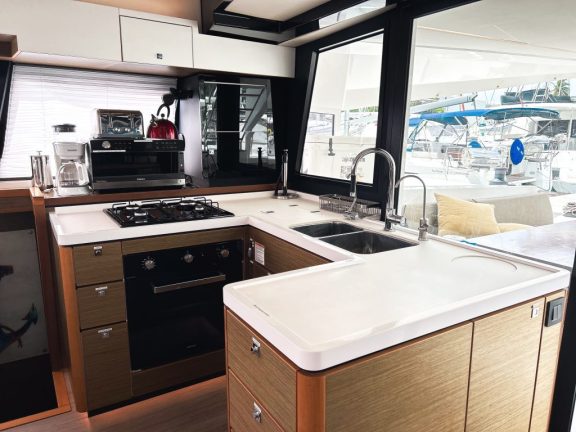 Image of Luna yacht #27