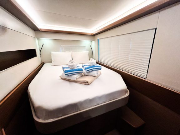 Image of Luna yacht #38