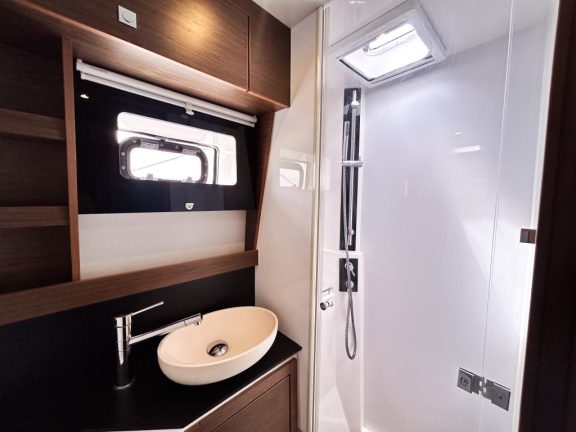 Image of Luna yacht #42