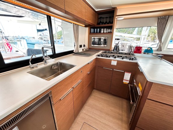 Image of Clearlake III yacht #18