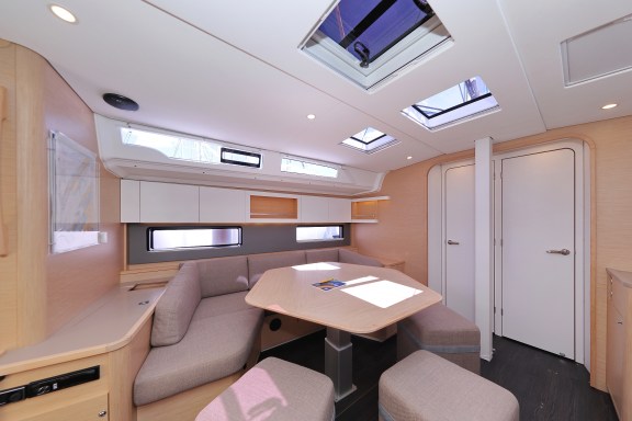 Image of D44-02 yacht #6