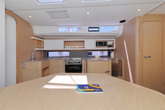 Image of D44-02 yacht #9