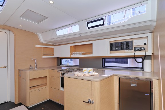 Image of D44-02 yacht #10