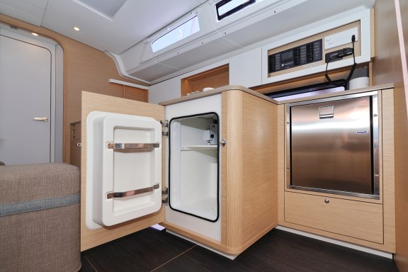 Image of D44-02 yacht #33