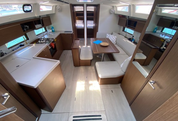 Image of Athena 4 yacht #18