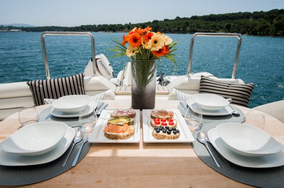 Image of Senza Parole yacht #14