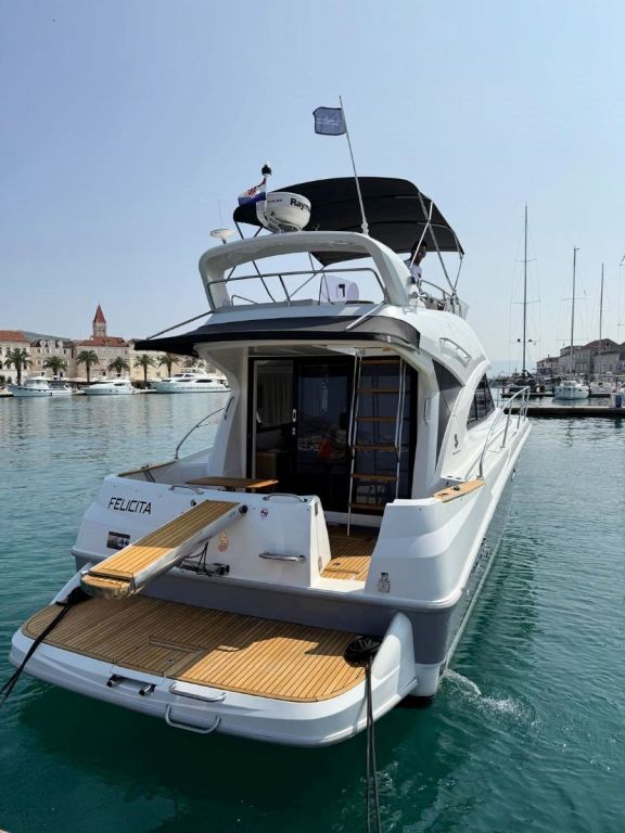 Image of Antares 36 yacht #12