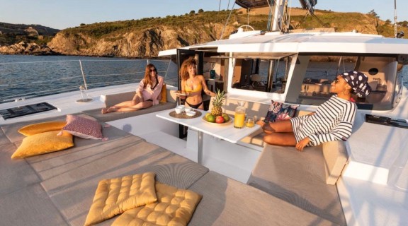 Image of Majestic Sunset yacht #4