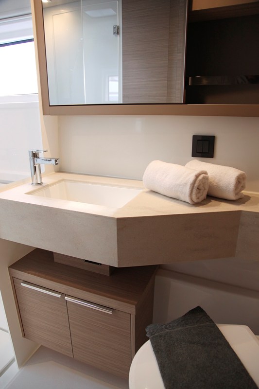 Image of Iris yacht #10