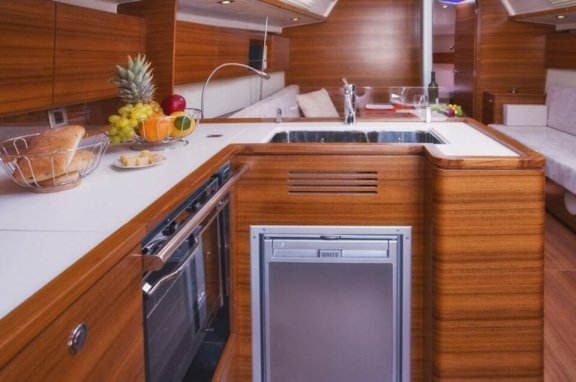 Image of White Butterfly yacht #7