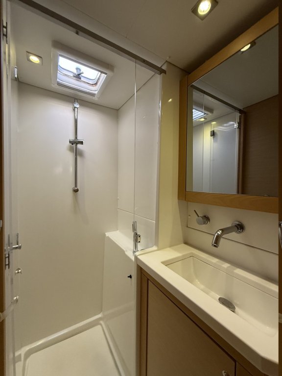 Image of Lu Lu yacht #20