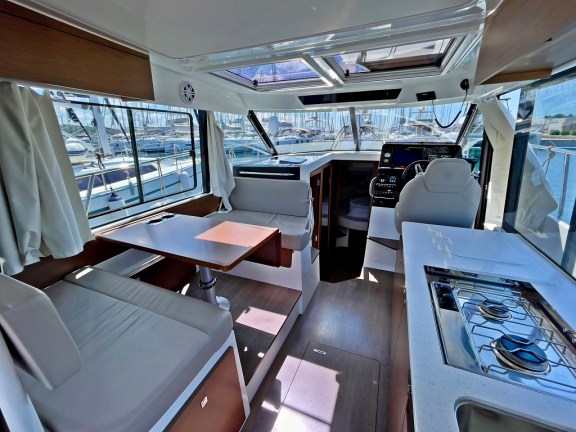 Image of Helios yacht #15