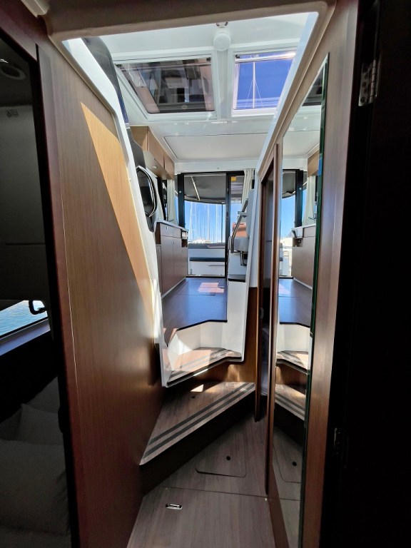 Image of Helios yacht #23