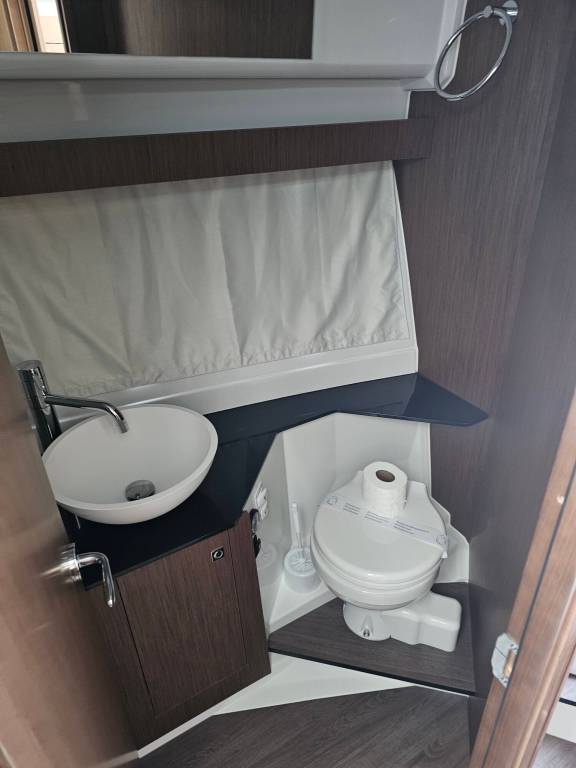 Image of Helios yacht #29